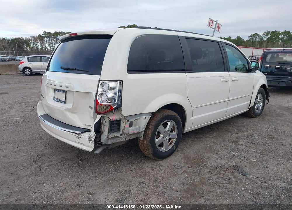 2013 DODGE GRAND CARAVAN SXT VIN: 2C4RDGCG6DR581707