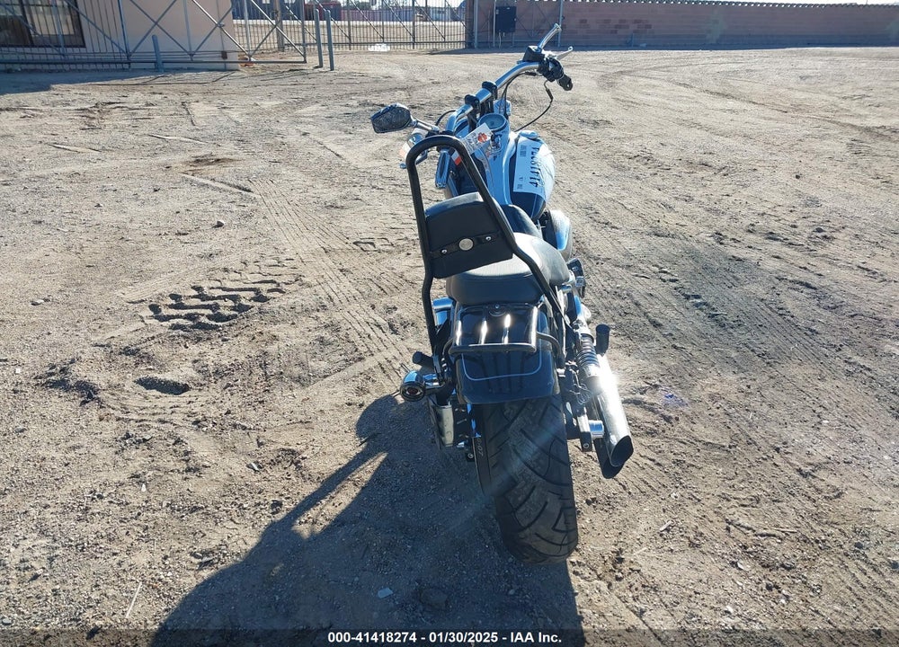 2010 HARLEY-DAVIDSON FXDWG VIN: 1HD1GP41XAC327452