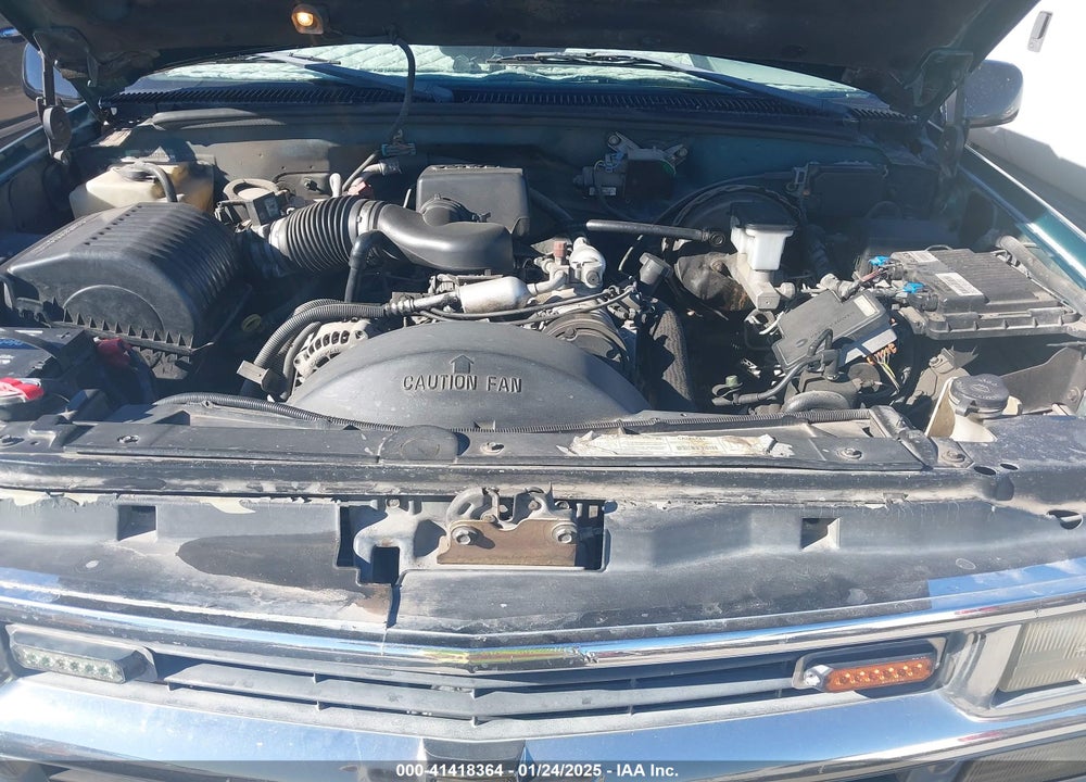 1998 CHEVROLET TAHOE LS VIN: 1GNEC13R6WJ337859