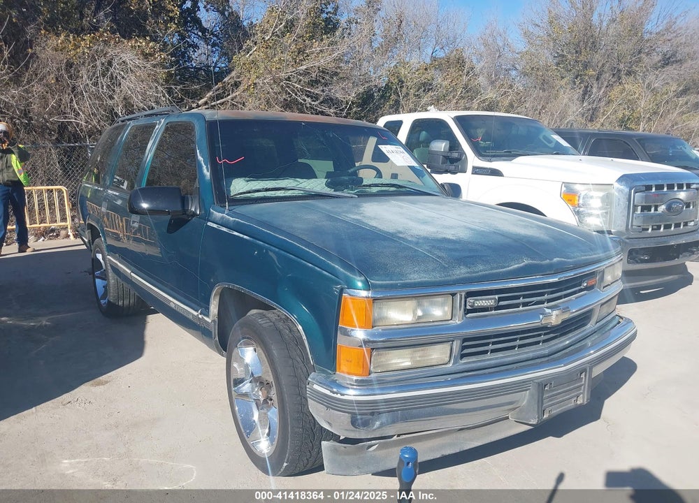 1998 CHEVROLET TAHOE LS VIN: 1GNEC13R6WJ337859