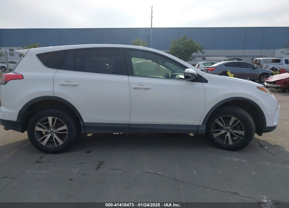 2018 TOYOTA RAV4 XLE VIN: JTMWFREV3JJ190180