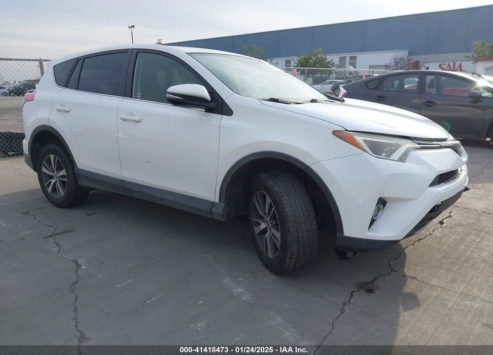2018 TOYOTA RAV4 XLE VIN: JTMWFREV3JJ190180