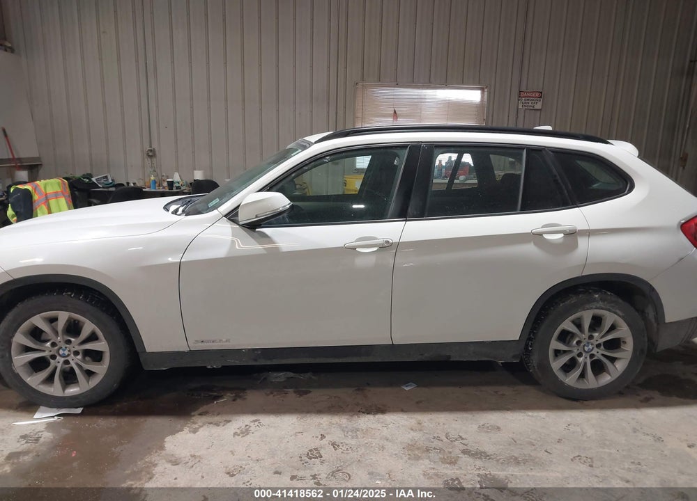 2014 BMW X1 XDRIVE28I VIN: WBAVL1C54EVY10040