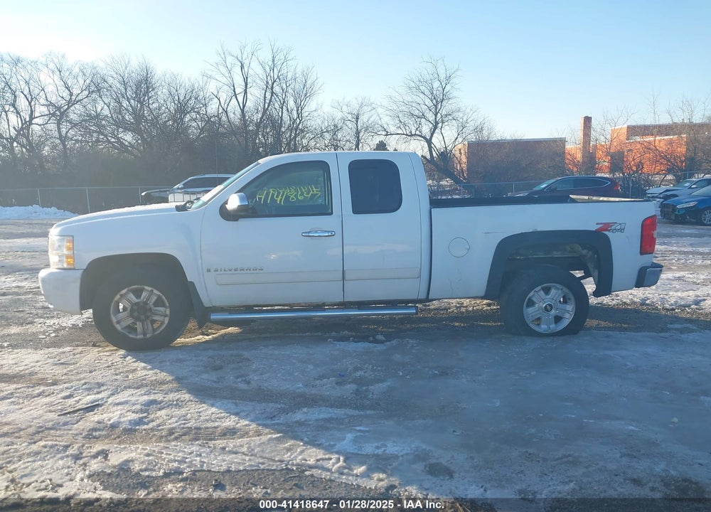 2007 CHEVROLET SILVERADO 1500 LT1 VIN: 2GCEK190X71702088