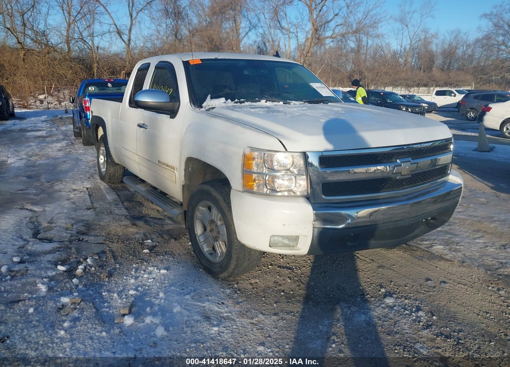 2007 CHEVROLET SILVERADO 1500 LT1 VIN: 2GCEK190X71702088