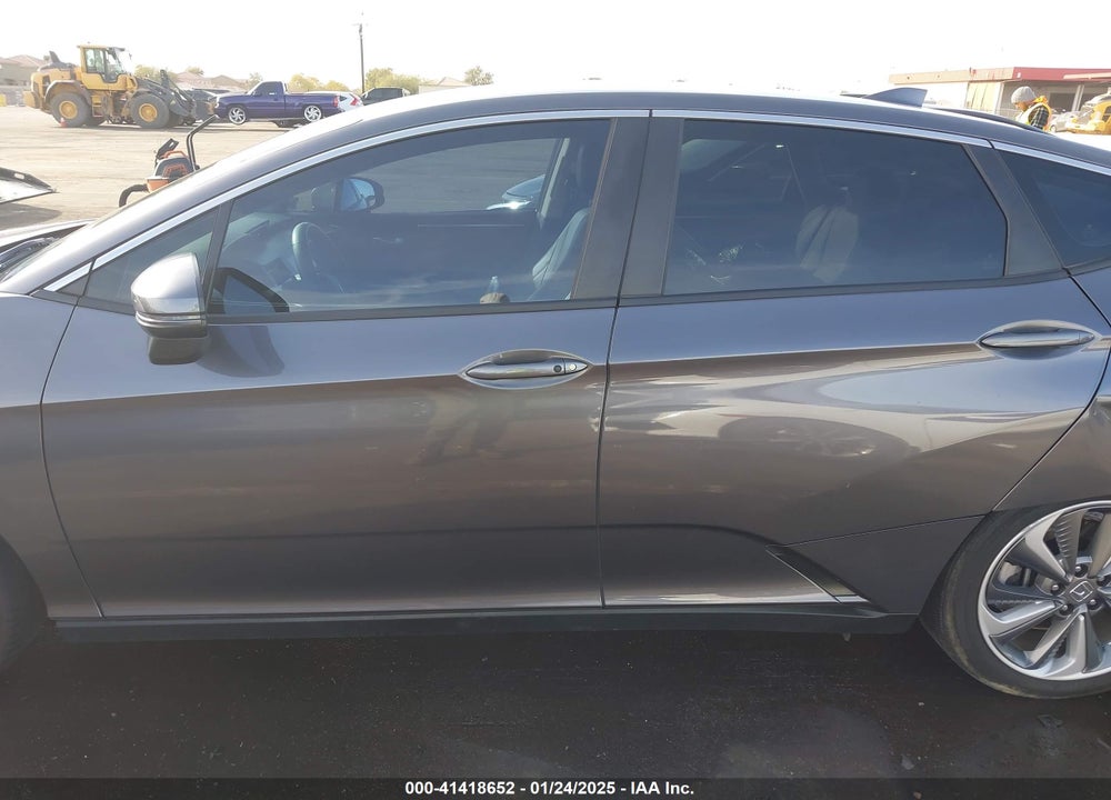 2020 HONDA CLARITY PLUG-IN HYBRID VIN: JHMZC5F33LC000136