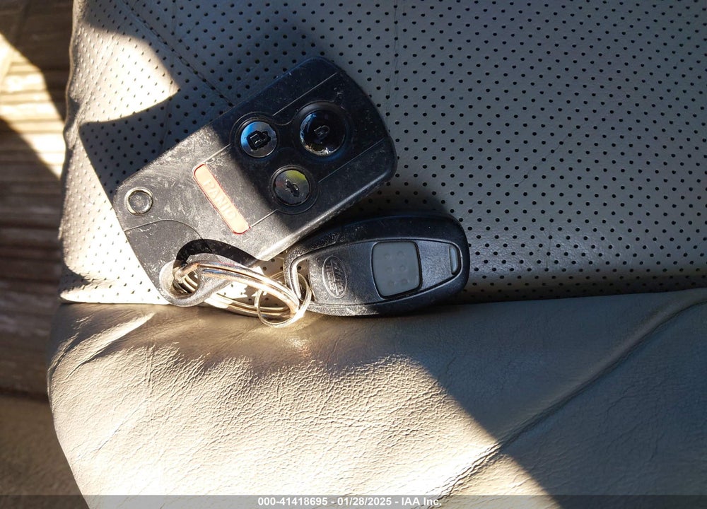 2006 ACURA RL 3.5 VIN: JH4KB16566C002000
