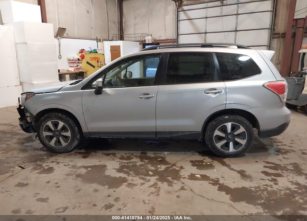 2017 SUBARU FORESTER 2.5I PREMIUM VIN: JF2SJADC0HH537322