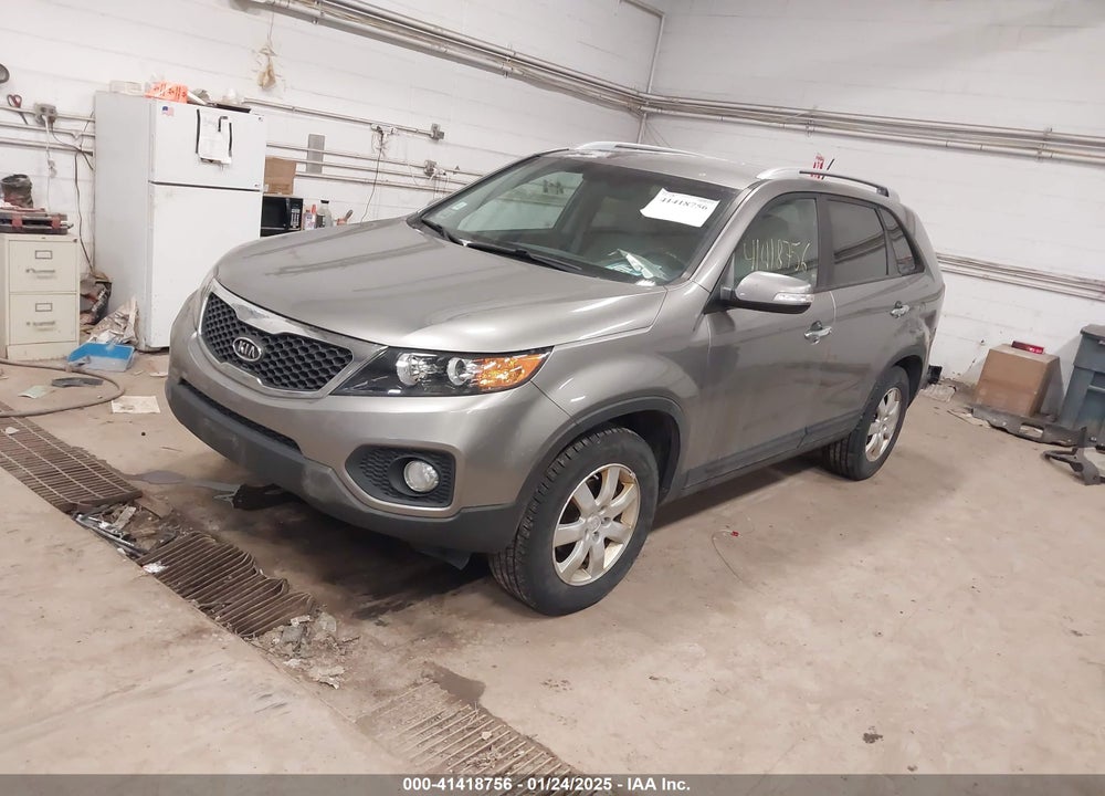 2011 KIA SORENTO LX VIN: 5XYKT3A17BG115586