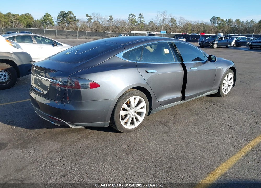 2015 TESLA MODEL S VIN: 5YJSA1H1XFFP68751