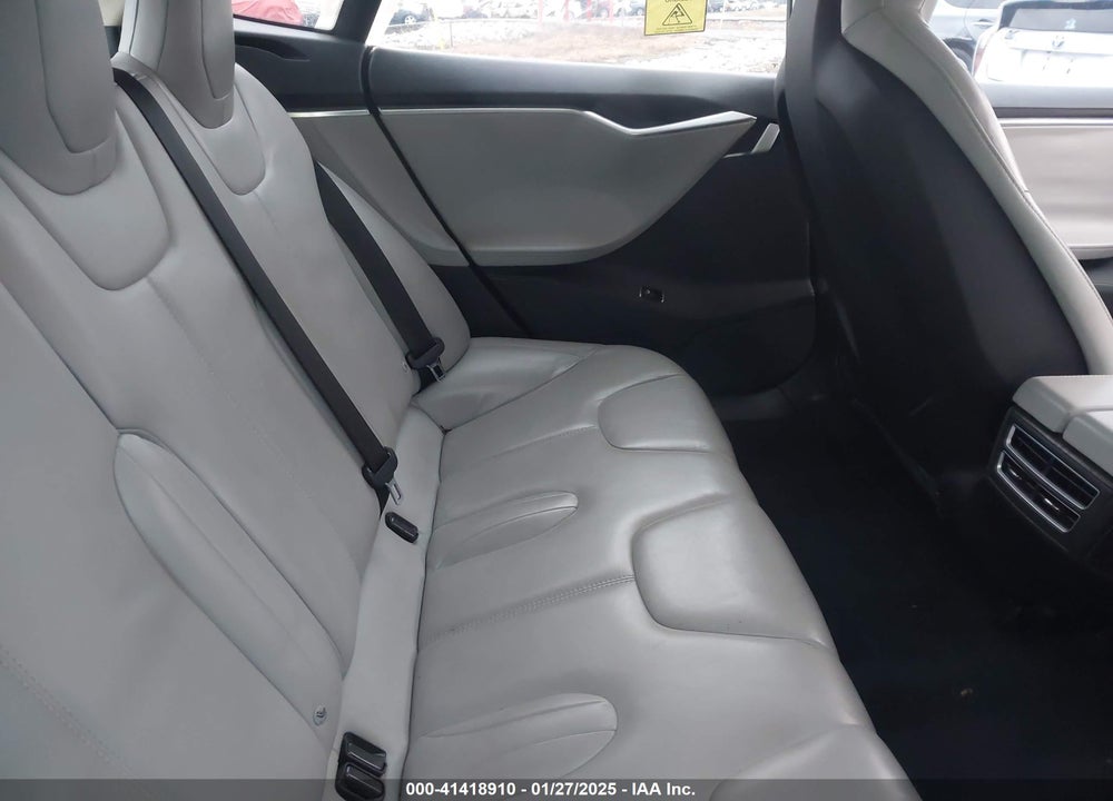 2015 TESLA MODEL S VIN: 5YJSA1H1XFFP68751