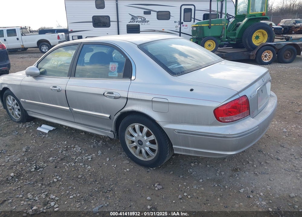 2005 HYUNDAI SONATA GLS/LX VIN: KMHWF35H45A150165