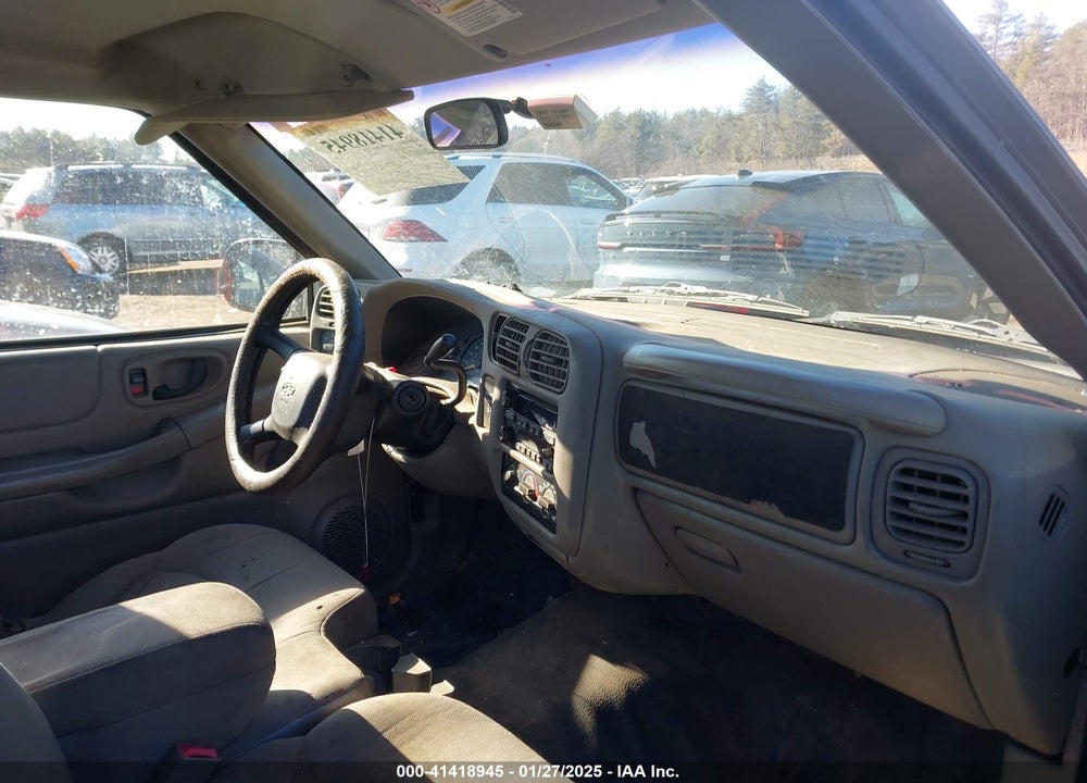2003 CHEVROLET S-10 VIN: 1GCCS19H238204410
