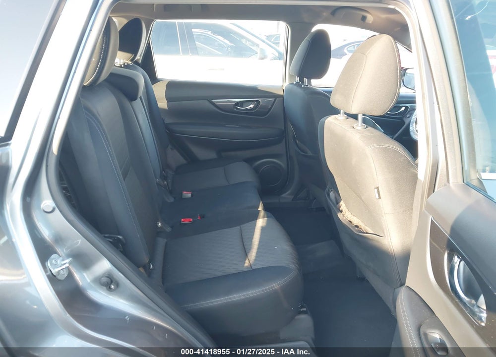 2018 NISSAN ROGUE VIN: KNMAT2MT8JP509189