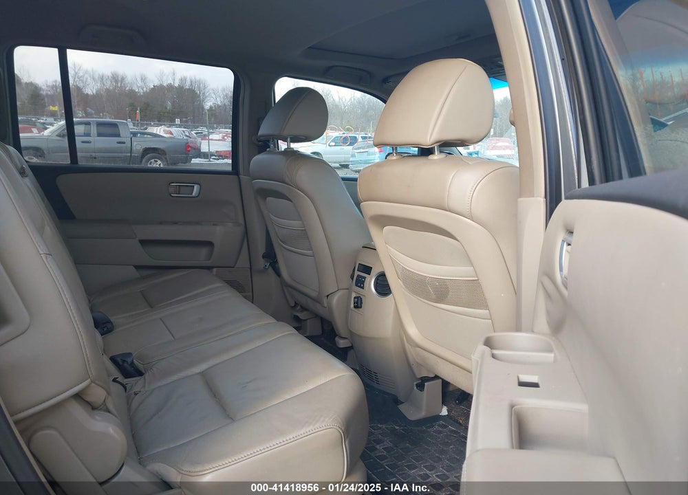 2009 HONDA PILOT EX-L VIN: 5FNYF48599B008590