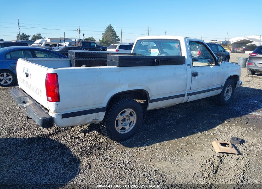 1988 CHEVROLET GMT-400 C2500 VIN: 1GCFC24K1JE101478