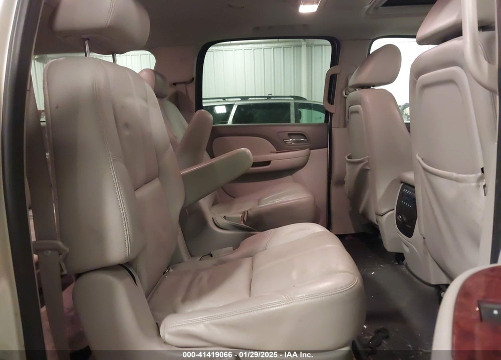 2008 CHEVROLET SUBURBAN 1500 LTZ VIN: 1GNFC16J48R178712