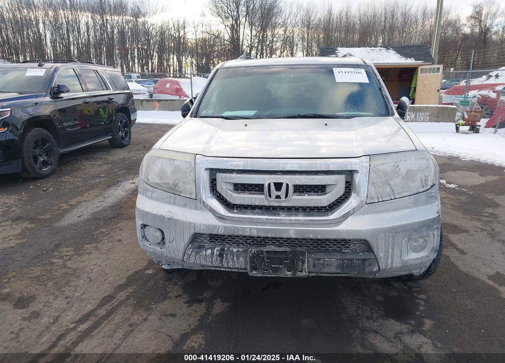 2011 HONDA PILOT EX-L VIN: 5FNYF4H58BB031655