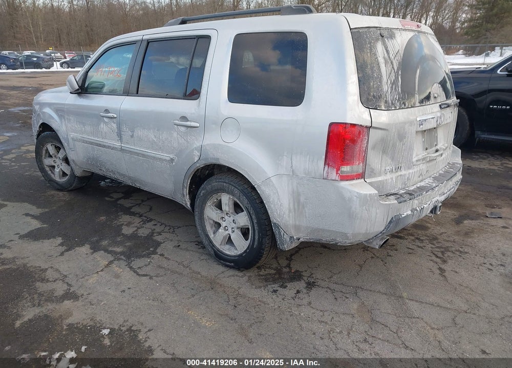 2011 HONDA PILOT EX-L VIN: 5FNYF4H58BB031655