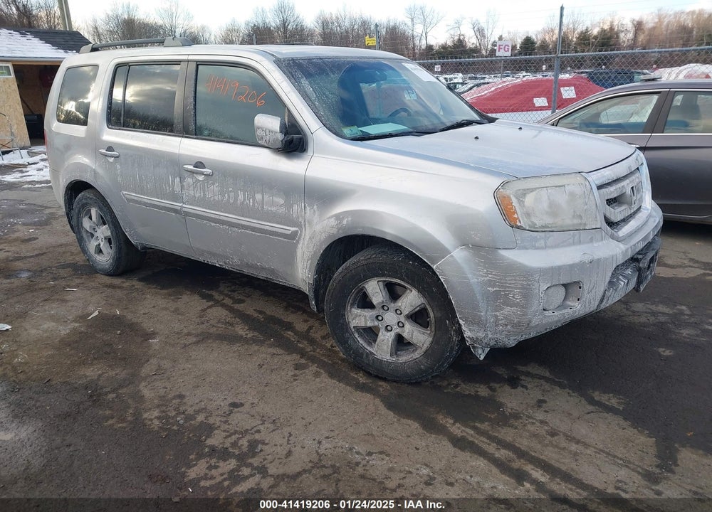 2011 HONDA PILOT EX-L VIN: 5FNYF4H58BB031655