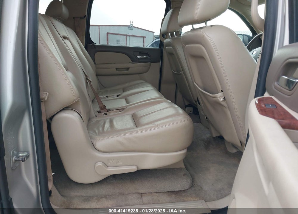 2009 CHEVROLET SUBURBAN 1500 VIN: 1GNFC26J09R237648