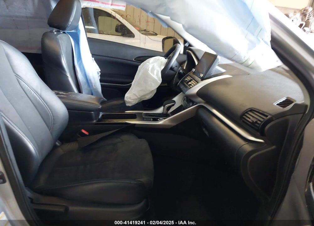 2023 MITSUBISHI ECLIPSE CROSS VIN: JA4ATWAAXPZ050586