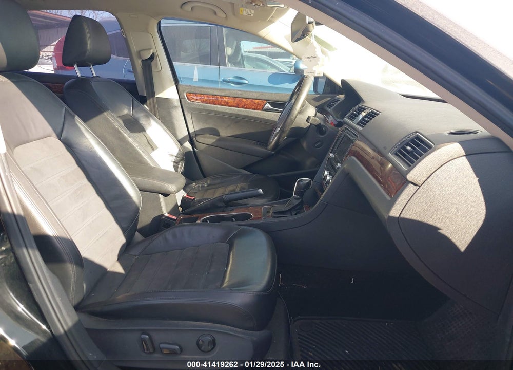 2013 VOLKSWAGEN PASSAT VIN: 1VWCN7A30DC025949