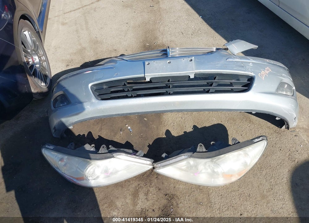 2009 HYUNDAI GENESIS VIN: KMHGC46F89U041552