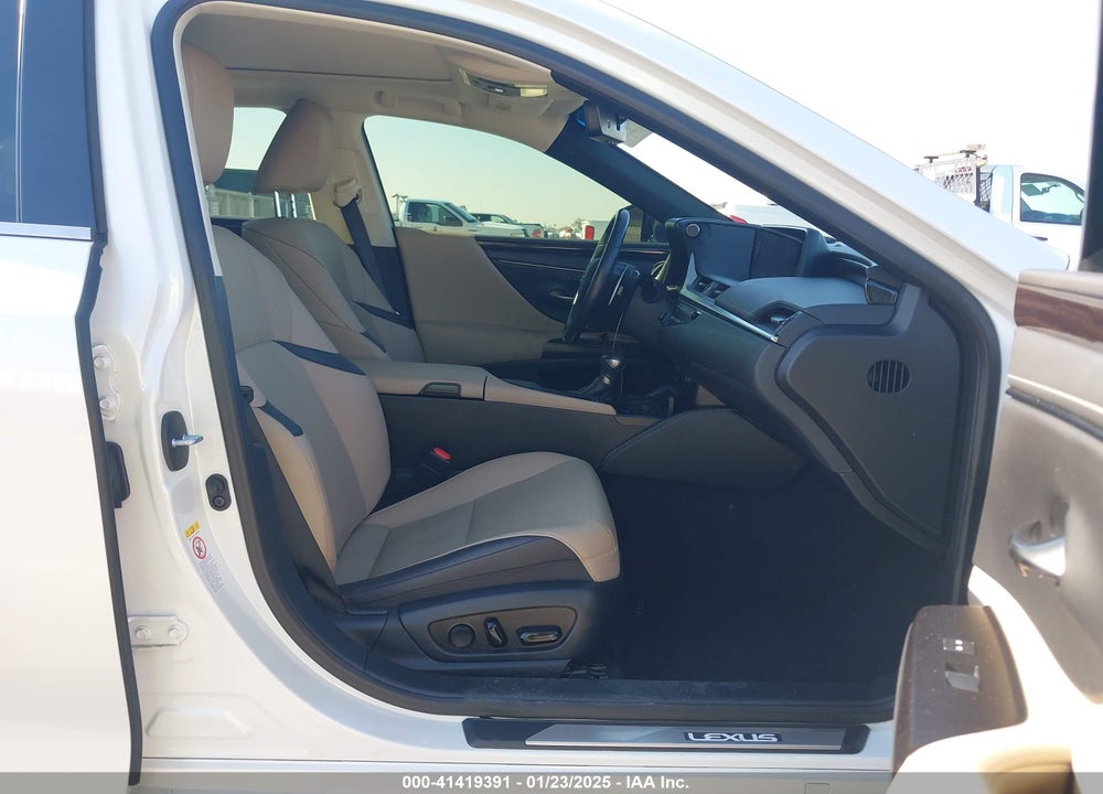 2019 LEXUS ES 350 VIN: JTHBZ1B1XK2004640