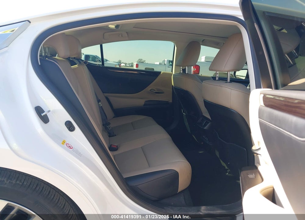 2019 LEXUS ES 350 VIN: JTHBZ1B1XK2004640