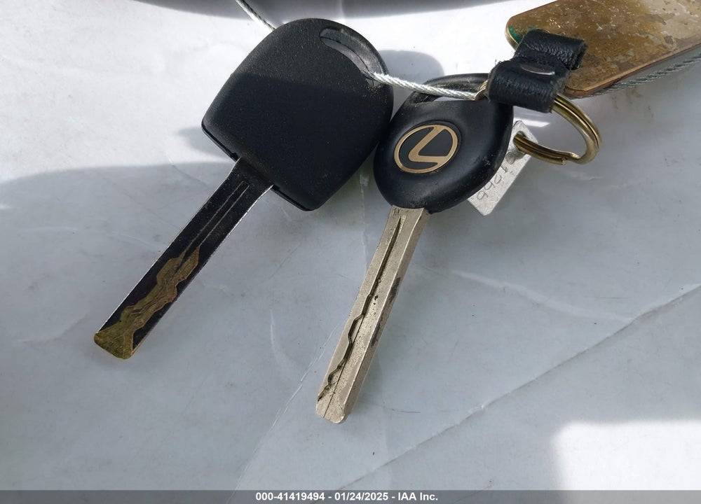 1992 LEXUS ES 300 VIN: JT8VK13T7N0072380