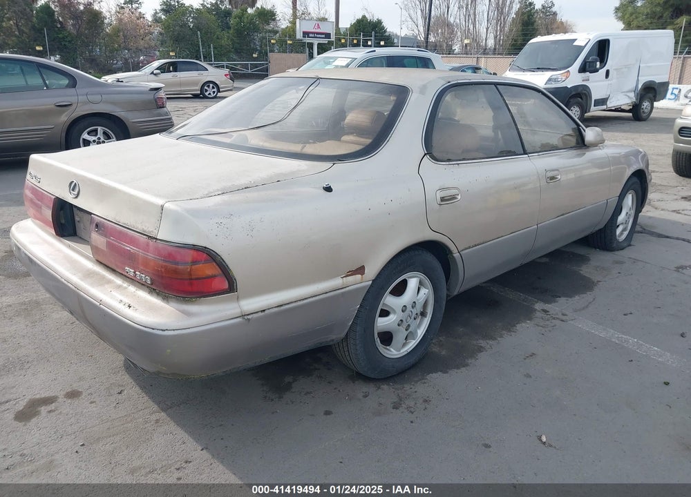 1992 LEXUS ES 300 VIN: JT8VK13T7N0072380