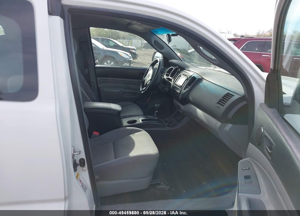 2015 TOYOTA TACOMA VIN: 5TFTX4CN5FX061111