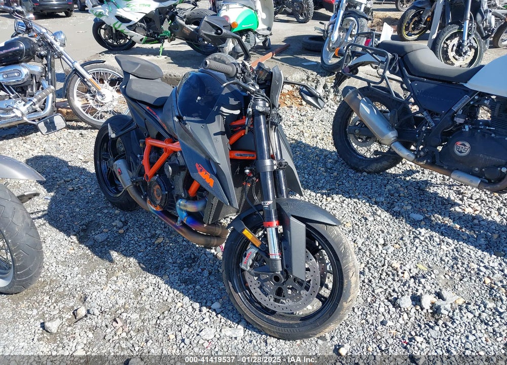 2020 KTM 1290 SUPER DUKE R VIN: VBKV39403LM924939