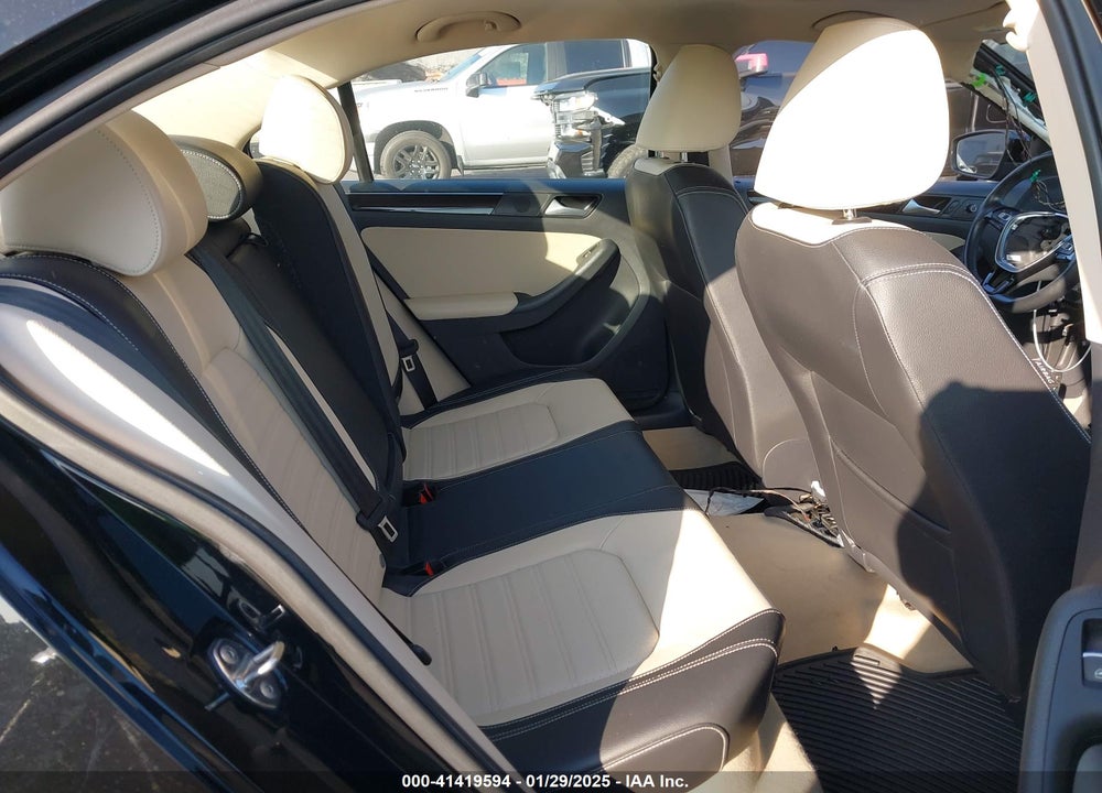 2015 VOLKSWAGEN JETTA VIN: 3VWL17AJ7FM253748