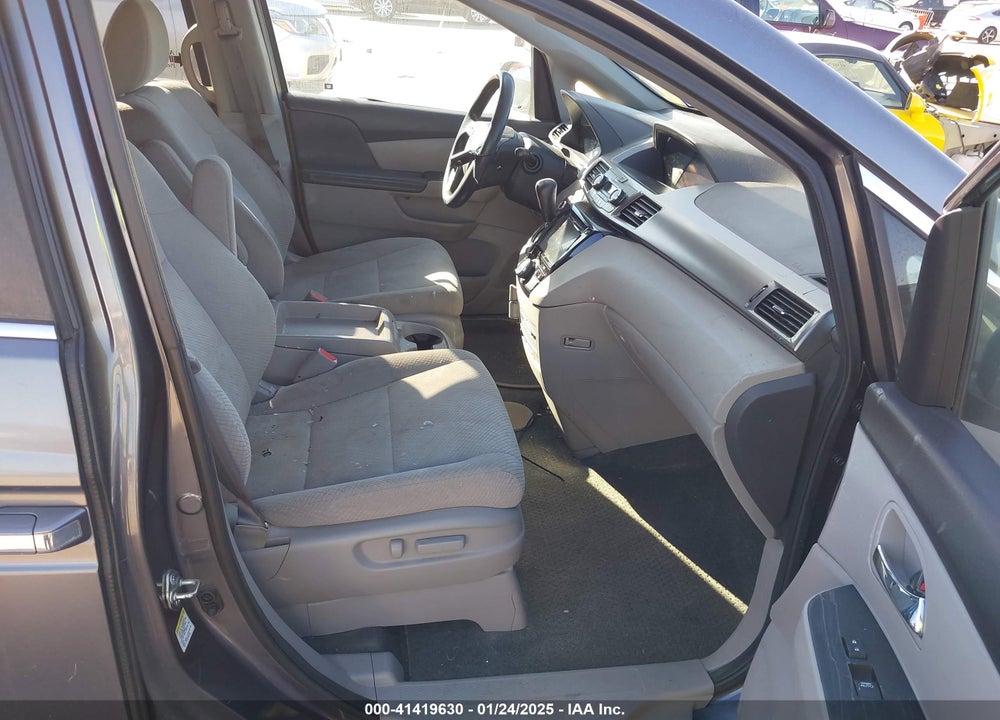2016 HONDA ODYSSEY SE VIN: 5FNRL5H30GB132004