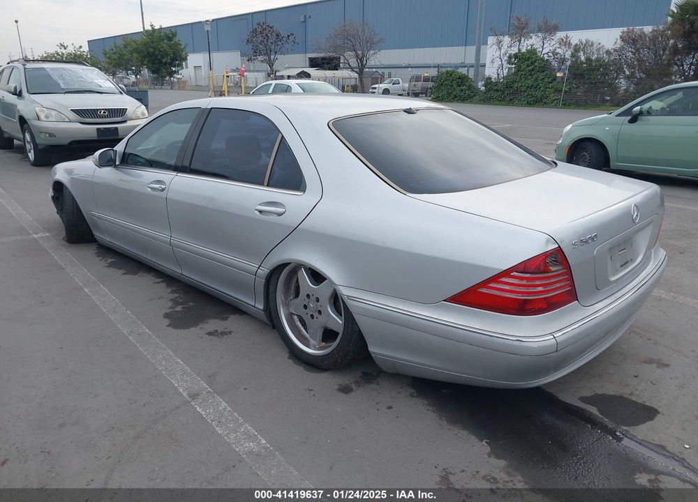 2000 MERCEDES-BENZ S 500 VIN: WDBNG75JXYA120520