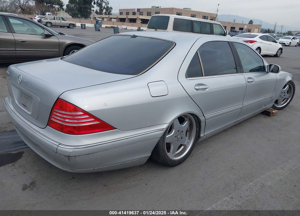 2000 MERCEDES-BENZ S 500 VIN: WDBNG75JXYA120520