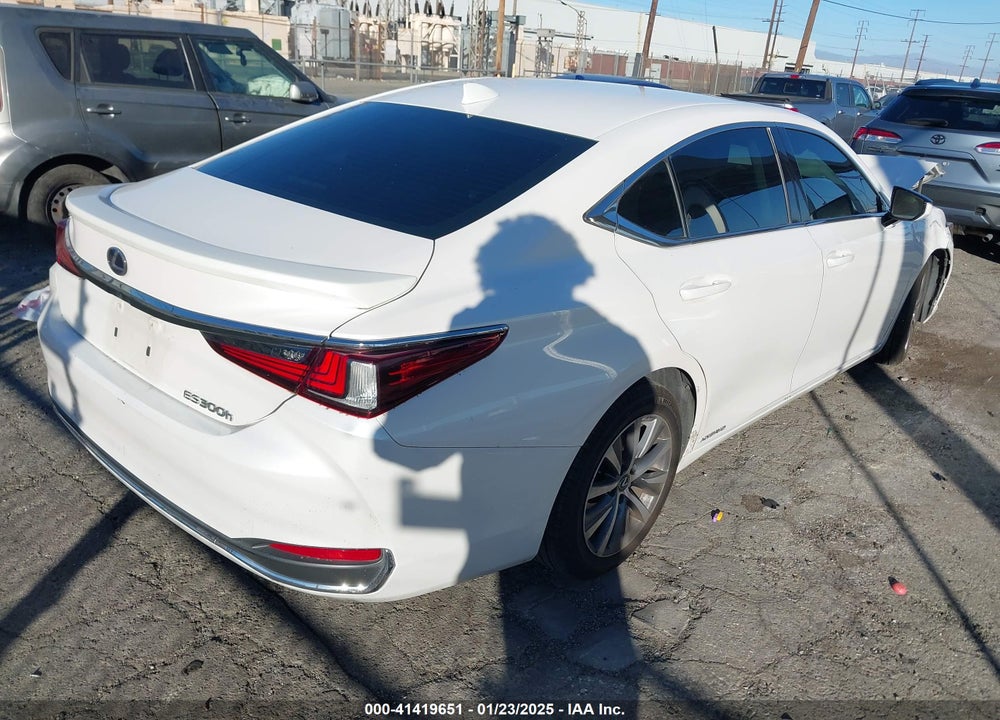 2021 LEXUS ES 300H VIN: 58ACA1C13MU005572