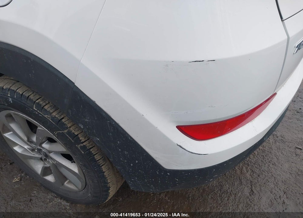 2018 HYUNDAI TUCSON SE VIN: KM8J23A41JU814259