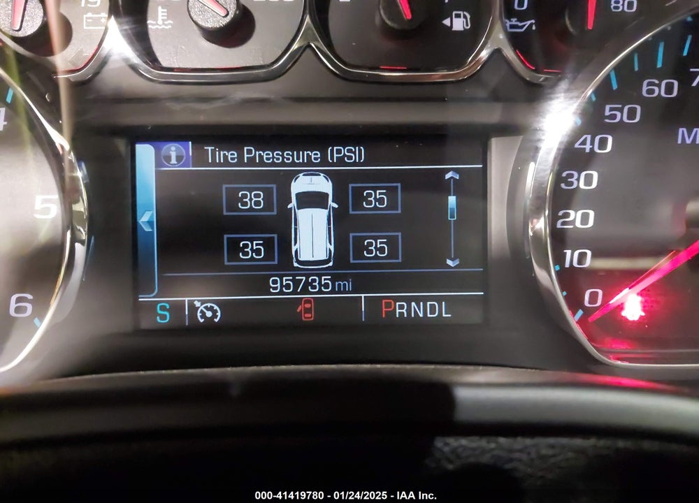 2019 CHEVROLET SUBURBAN LT VIN: 1GNSCHKC5KR232993