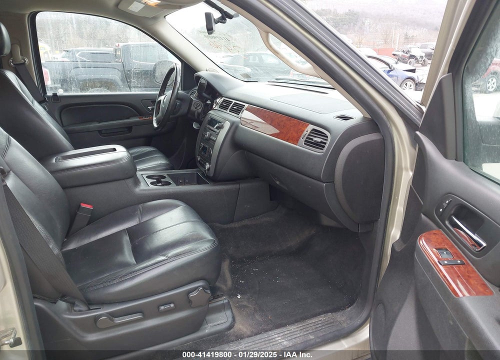 2014 GMC YUKON XL 1500 SLT VIN: 1GKS2KE71ER223496