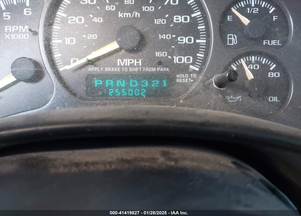 2001 CHEVROLET TAHOE VIN: 1GNEK13T01R175168