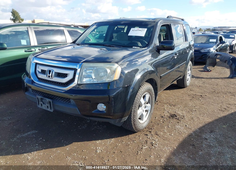2011 HONDA PILOT EX VIN: 5FNYF3H48BB011519