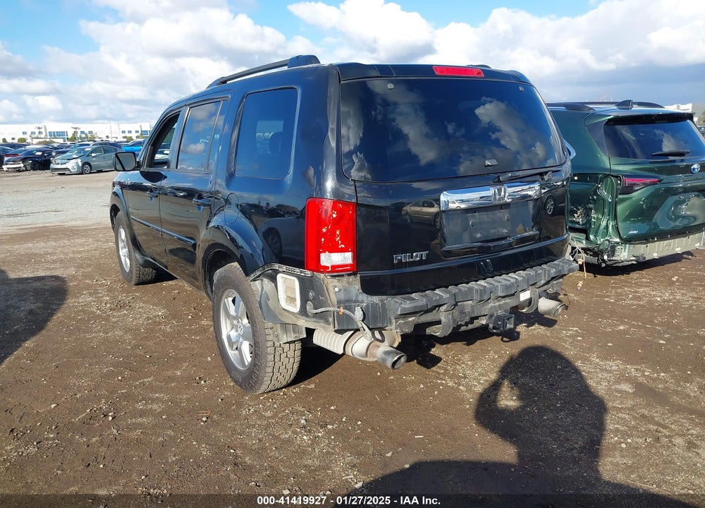 2011 HONDA PILOT EX VIN: 5FNYF3H48BB011519