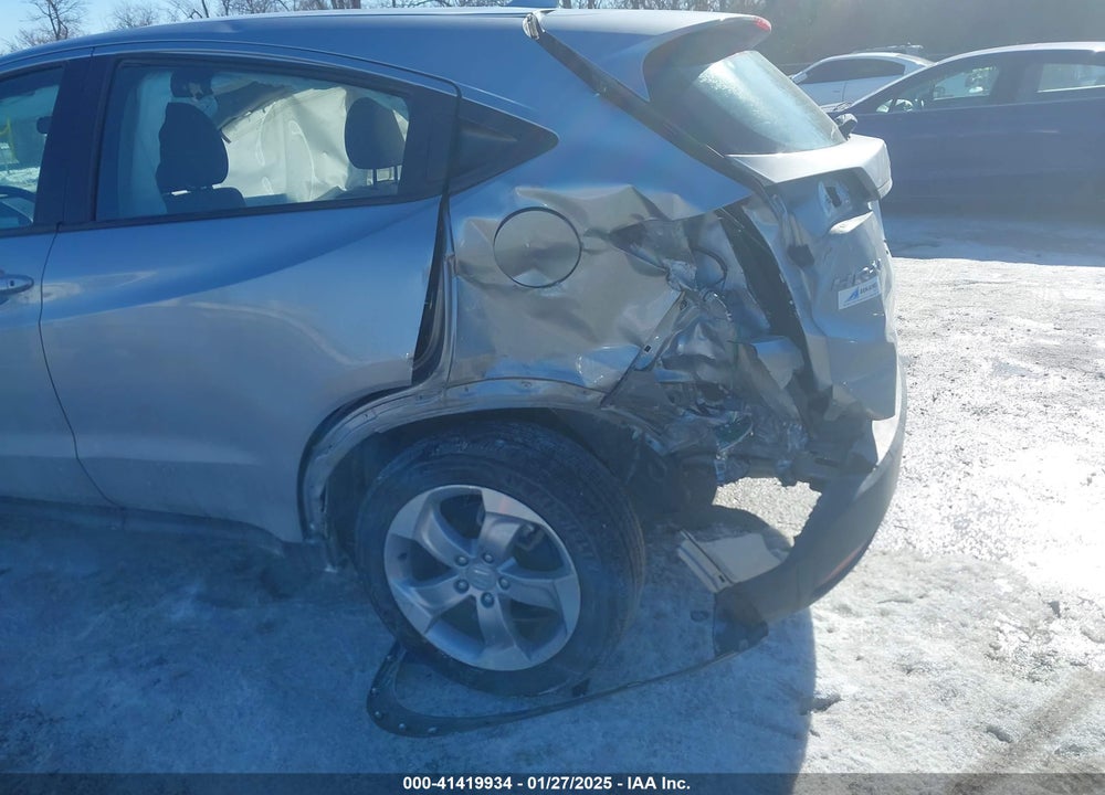 2020 HONDA HR-V AWD LX VIN: 3CZRU6H36LM738605