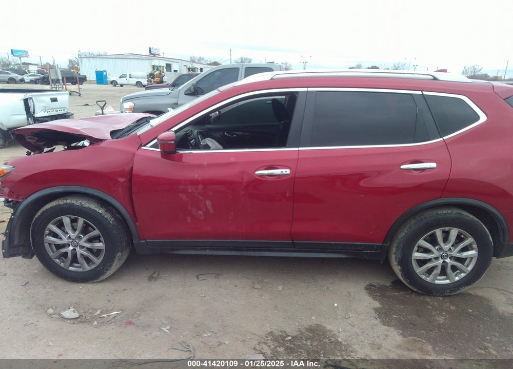 2017 NISSAN ROGUE VIN: JN8AT2MT5HW397231