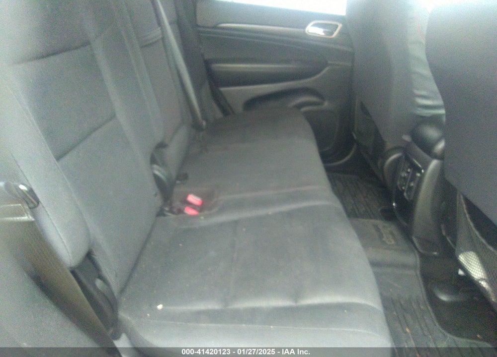 2015 JEEP GRAND CHEROKEE LAREDO VIN: 1C4RJFAG2FC698816