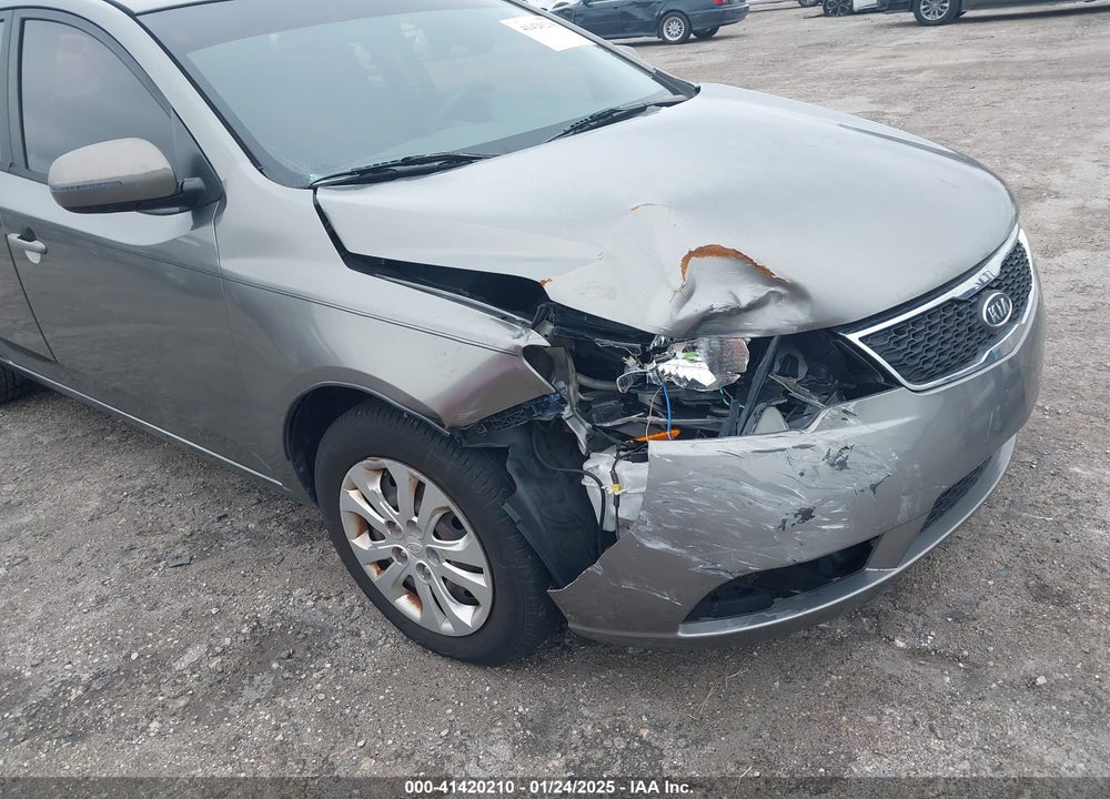 2012 KIA FORTE VIN: KNAFU4A2XC5622163