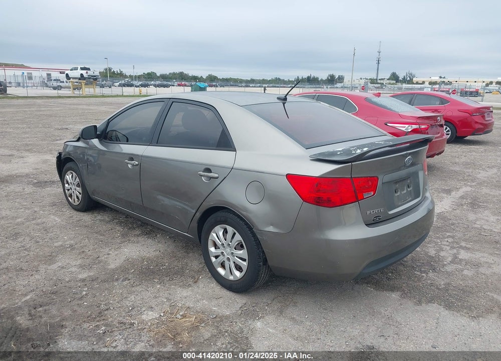 2012 KIA FORTE VIN: KNAFU4A2XC5622163